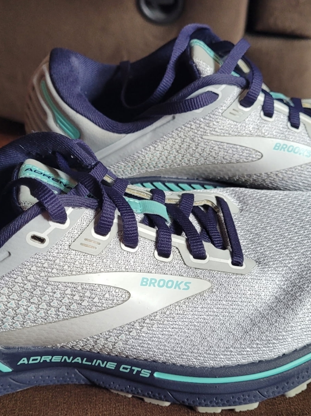 Women’s Athletic Running Shoes in Navy and Light Blue - Picture 2 of 4